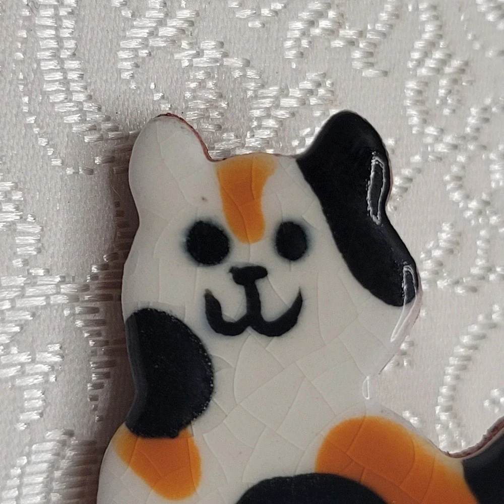 Vintage Hand Painted Calico Cat Brooch Pin Kitty Cute‎ Sweet